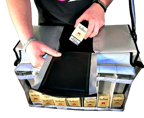 Stabiles Rückenkreuz zur Lastverteilung, damit das Personal den Bauchladen auch bei langen Sampling-Einsätzen bequem tragen kann.