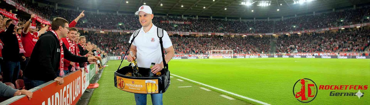 Bierverkäufer im Stadion sorgt live für schnelle Getränkeversorgung