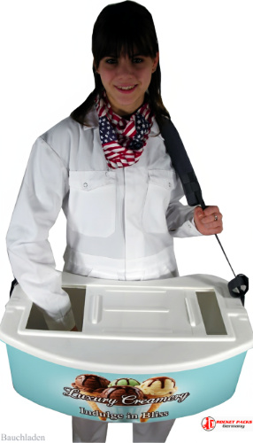 Innovativer Eiscreme Bauchladen﻿ von Rocketpacks beim Hamburger Hafengeburtstag, mit Visual Merchandising﻿ und Produktpräsentation.