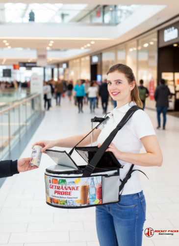 Catering mit Rocketpacks Eiscreme Bauchladen﻿ bei den Festspielen in Winterthur, unterstützt durch gezieltes Drink to By Geschmackserlebnis﻿.