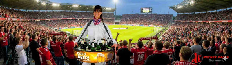 Flexibles Sampling mit rocketpacks﻿ Bauchladen als perfektes Straßenverkaufsmodul auf dem Stadtfest Leipzig, unterstützt durch Cross Promotion und persönliche Kundenaktivierung.