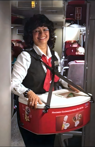 Schaffen Sie ein echtes Straßenverkaufserlebnis. Emotionaler Kontakt verkauft besser als jeder Automat. Ein Lächeln und das passende Tool sind die halbe Miete.